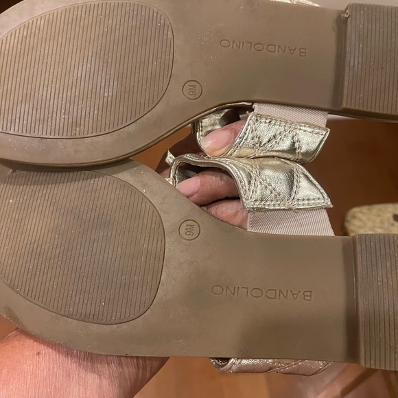 Bandolino Shiny gold Sandals - Picture 3 of 4